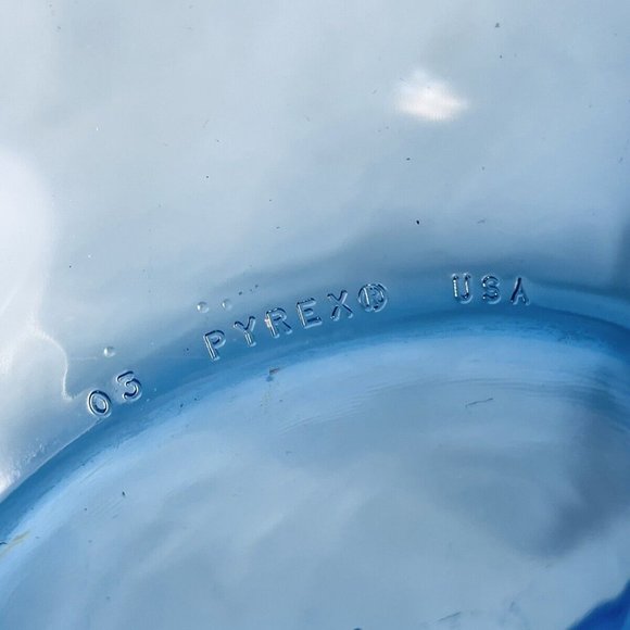 Vintage PYREX USA COBALT BLUE FESTIVA SWIRL Bowl 7.5" Discontinued Pattern - Picture 3 of 8